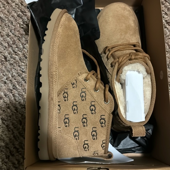 Brand new Uggs never worn - Picture 3 of 6